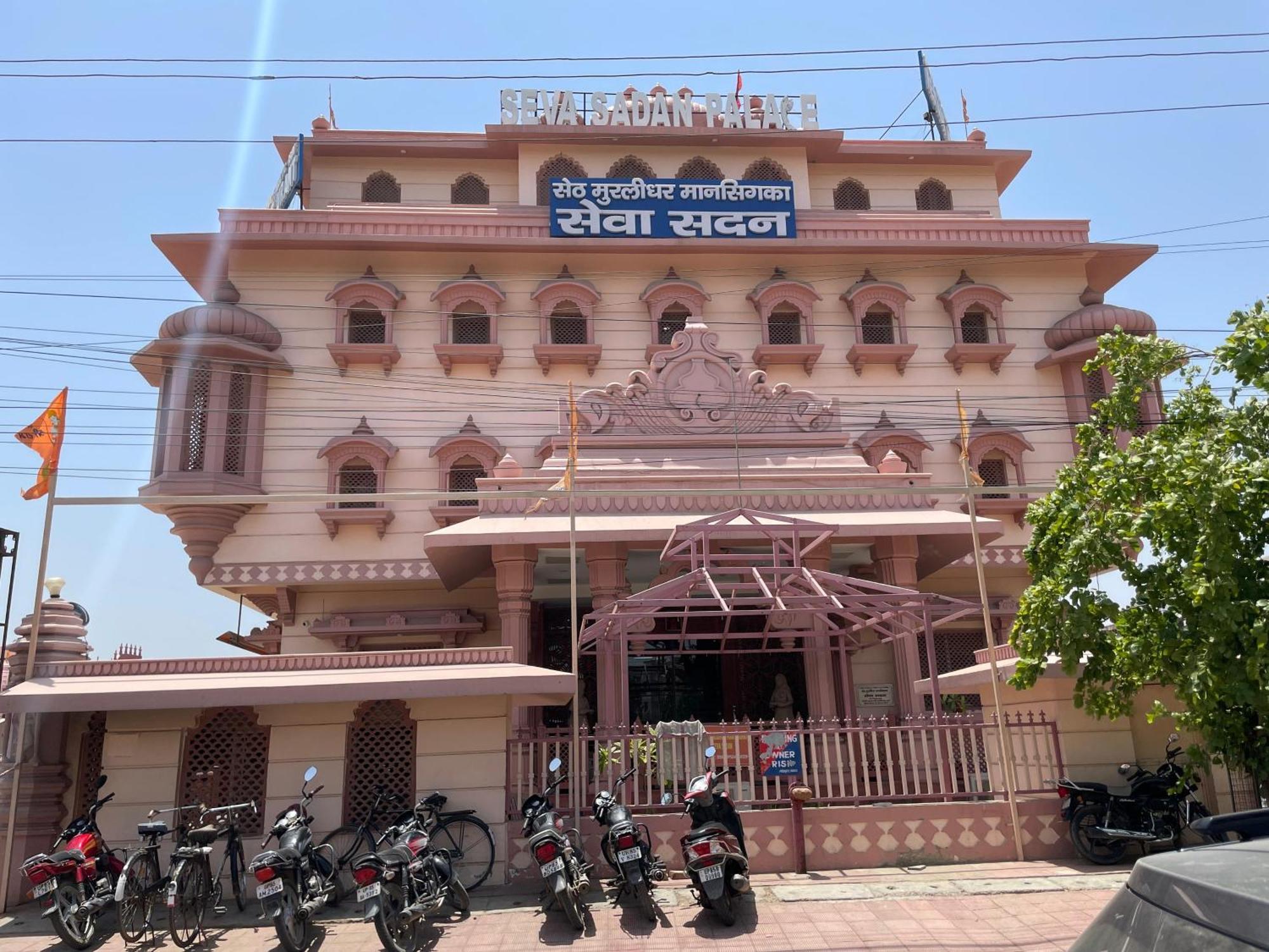 Seth Murlidhar Seva Sadan-near Prem Mandir 3*