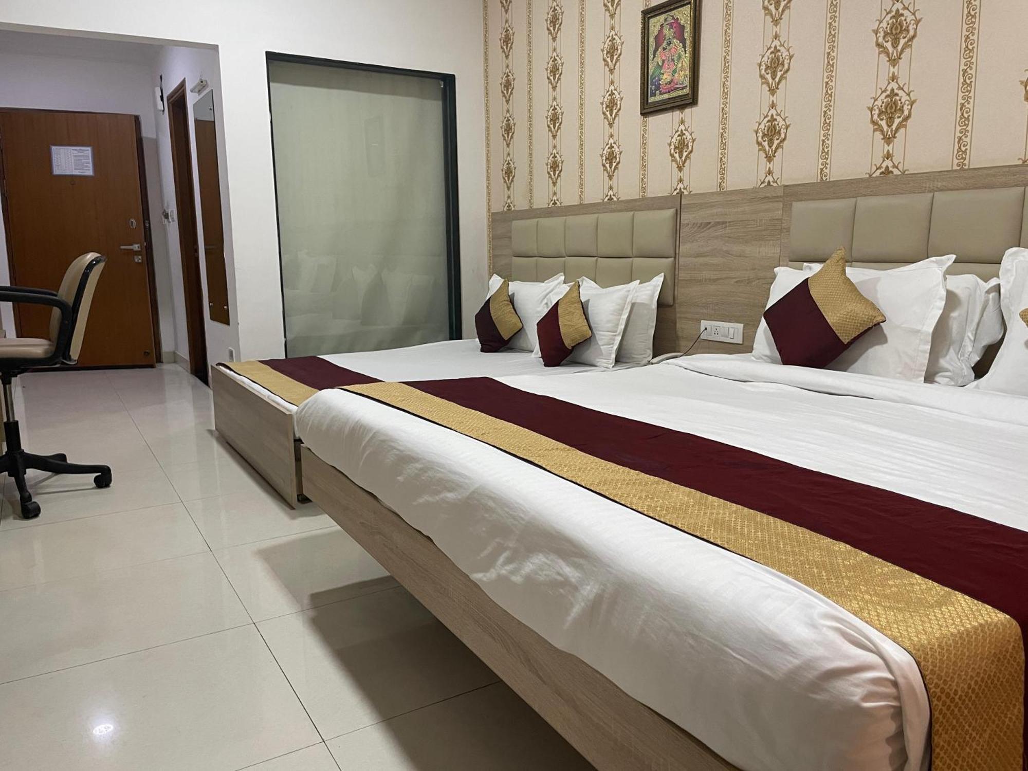 Seth Murlidhar Seva Sadan-near Prem Mandir Hotel 3*