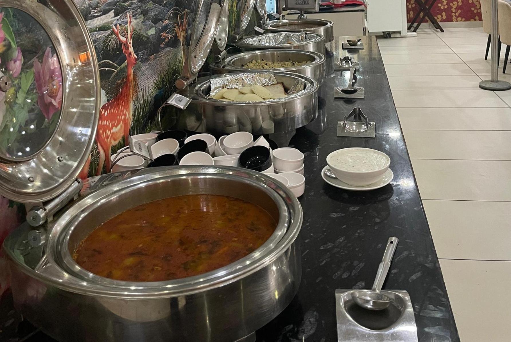Seth Murlidhar Seva Sadan-near Prem Mandir Hotel Vrindavan