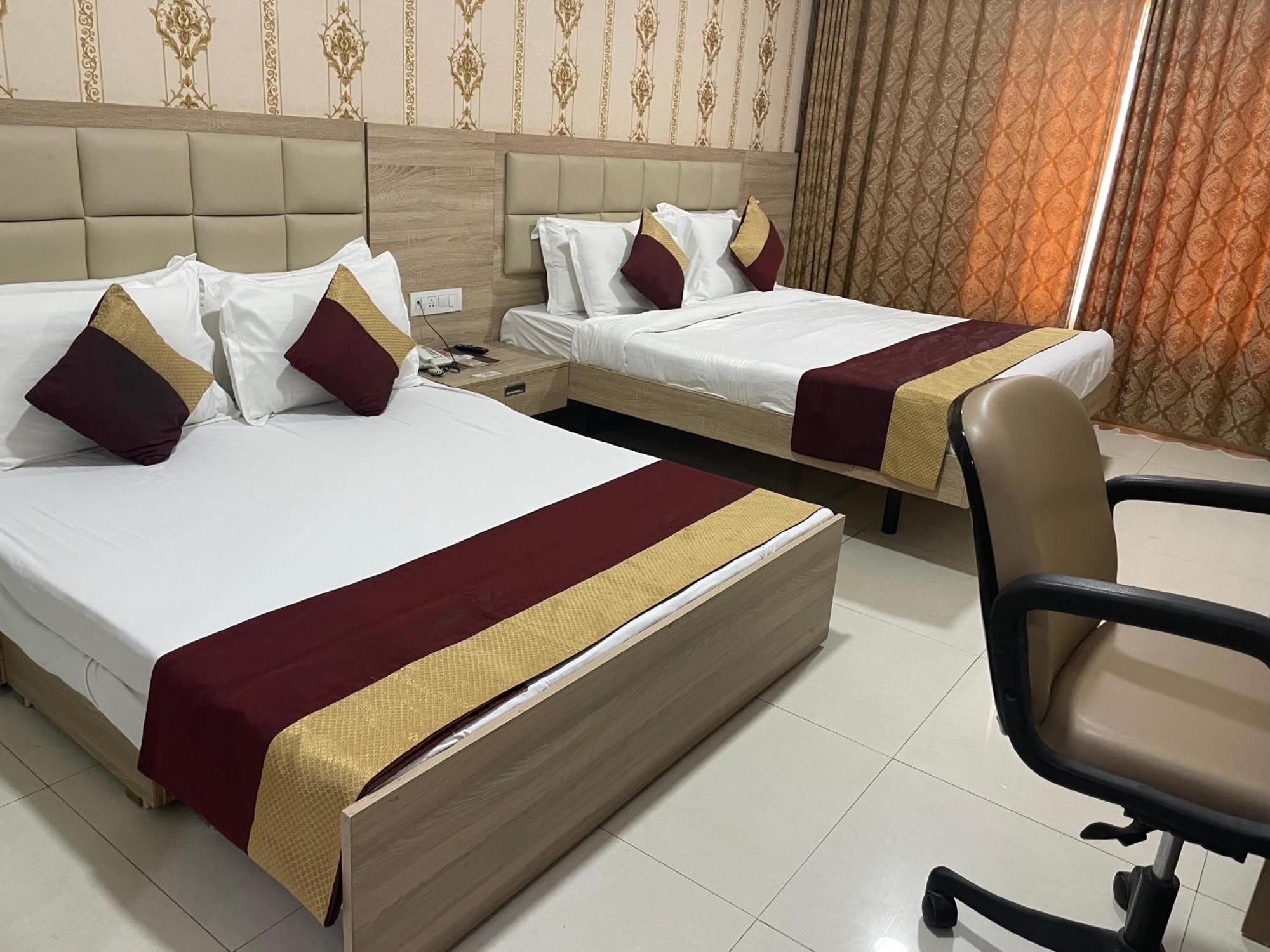Hotel Seth Murlidhar Seva Sadan-near Prem Mandir Vrindavan