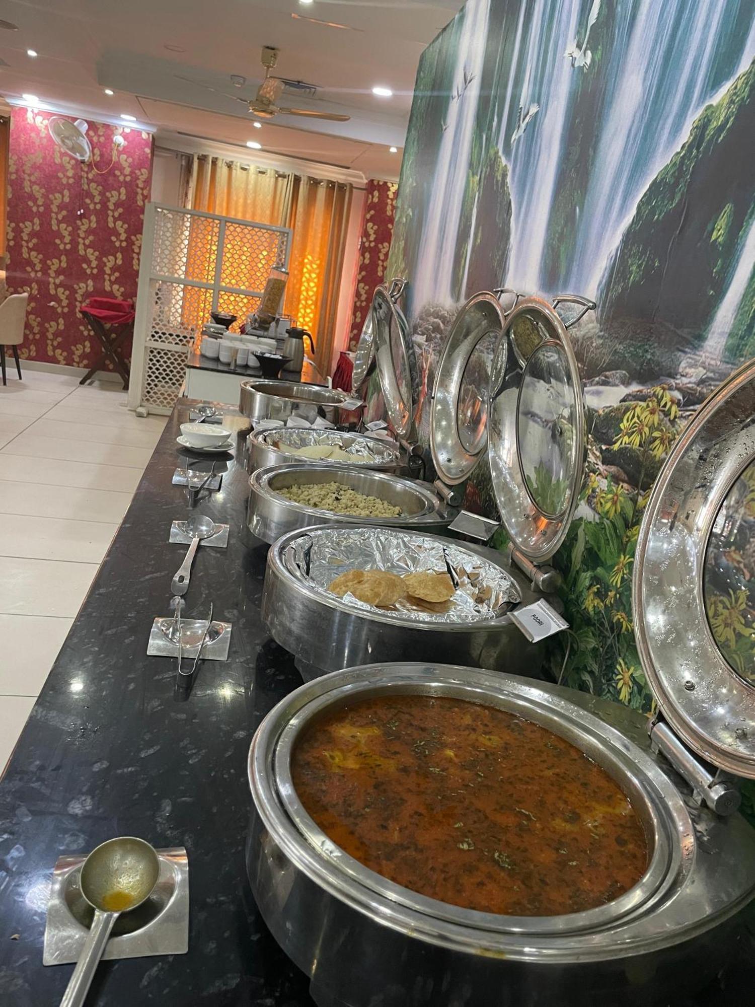 Seth Murlidhar Seva Sadan-near Prem Mandir Hotel Vrindavan